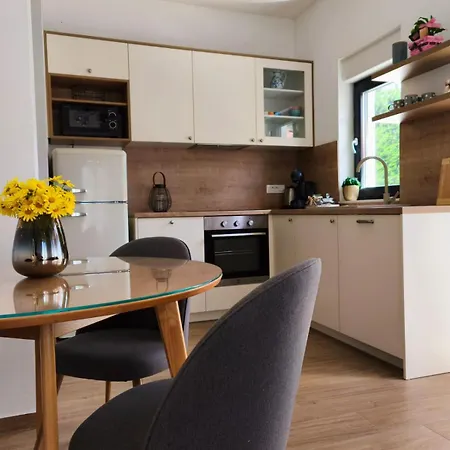 Maella Garden Pensjonat *