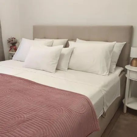 Πανσιόν Maella Garden Ζαντάρ