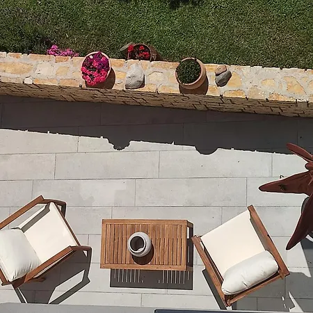 Πανσιόν Maella Garden